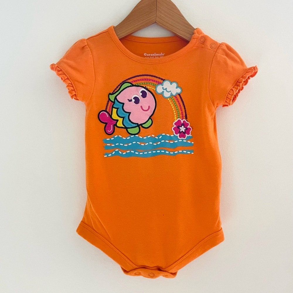 10/$20💥🌈 Rainbow Fish Bodysuit Onesie, Ruffle Short Sleeve, Orange, Garanimals